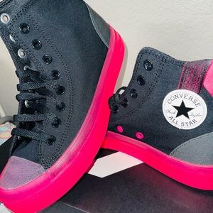 BRAND NEW CONVERSE PINK AND BLACK